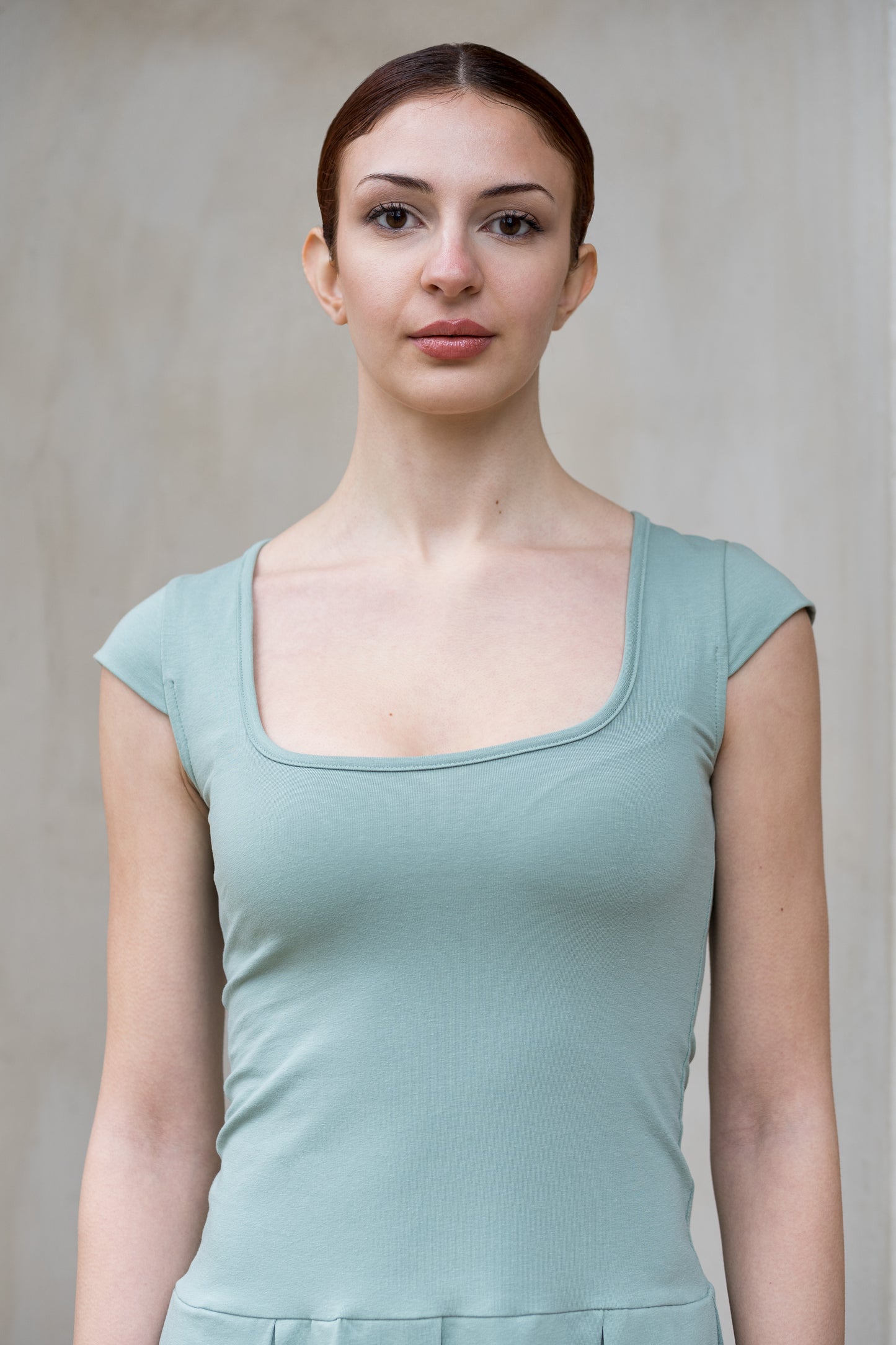 abito-in-cotone-organico-naturale-verde-scollatura-squadrata-maniche-corte